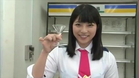 Ai Uehara swallows a cum cocktail ????