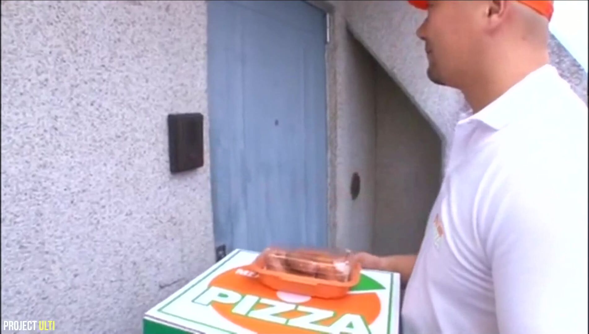 Pizza delivery in Japan